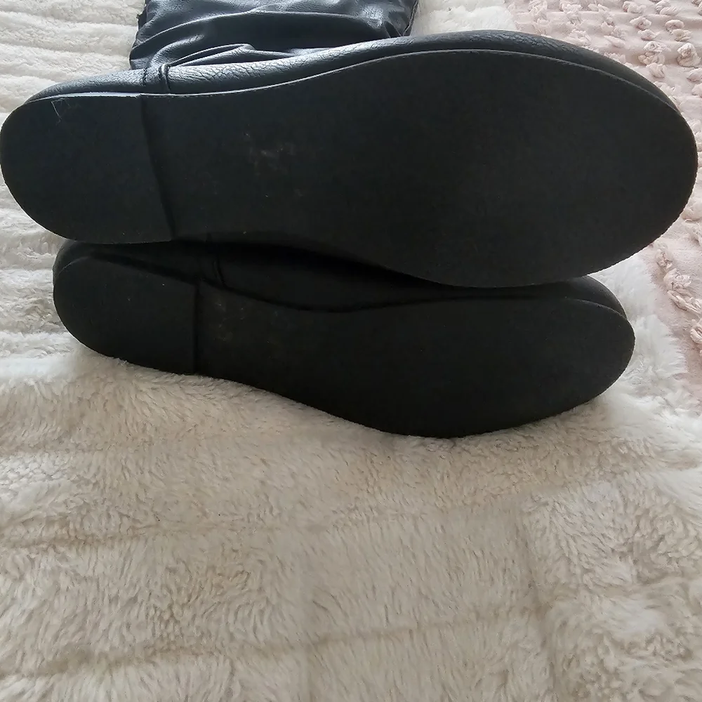 Boots - Picture 4 of 5